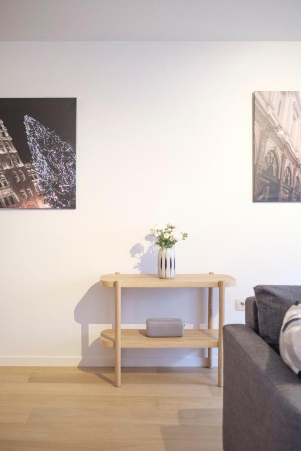 Functional Housings 2 Steps From Grand Place Brussels Exterior photo