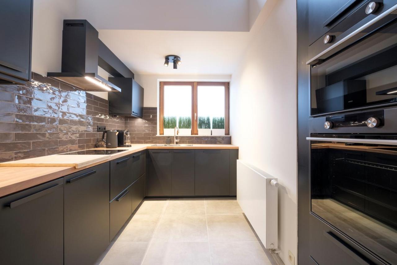 Functional Housings 2 Steps From Grand Place Brussels Exterior photo